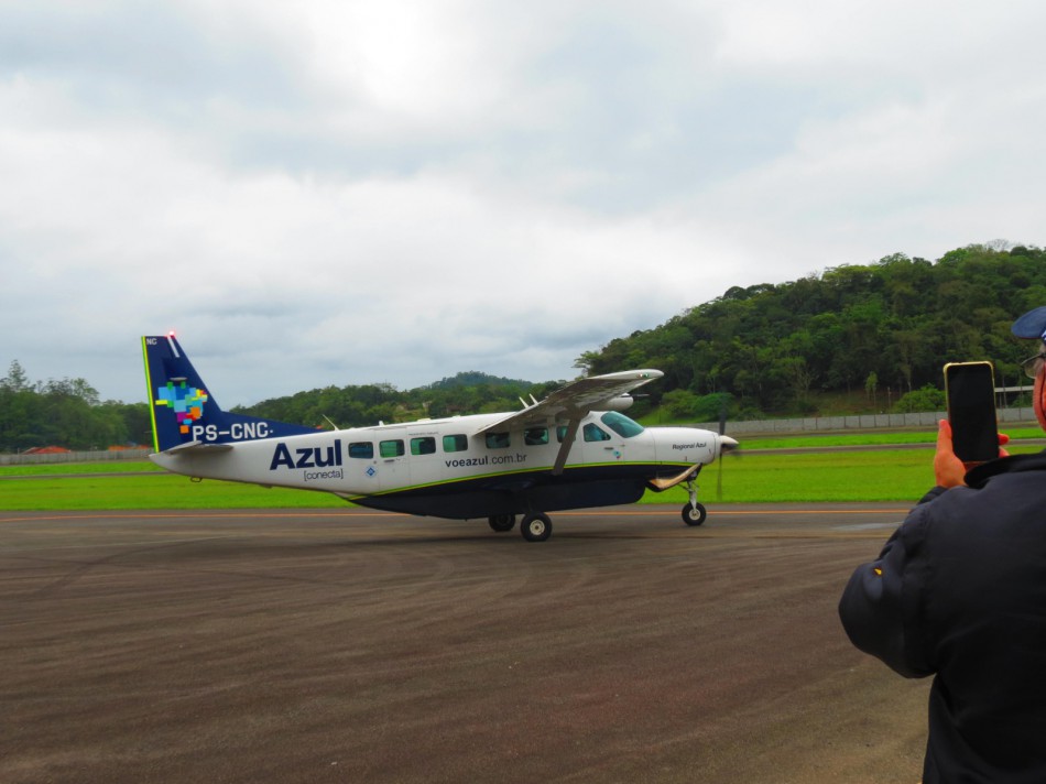 Blumenau recebe primeiro voo comercial no Aeroporto Regional
