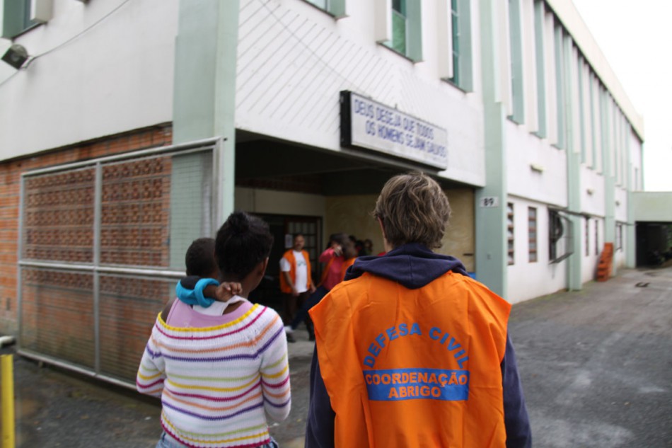 Conheça o trabalho desenvolvido nos abrigos emergenciais pela Prefeitura