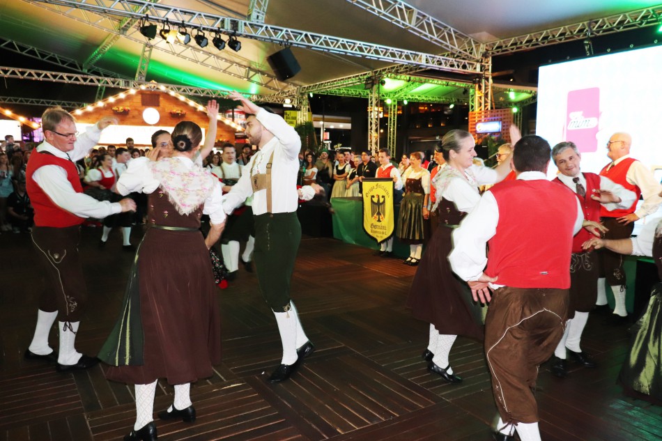 Seis grupos folclóricos animam a 38ª Oktoberfest neste fim de semana