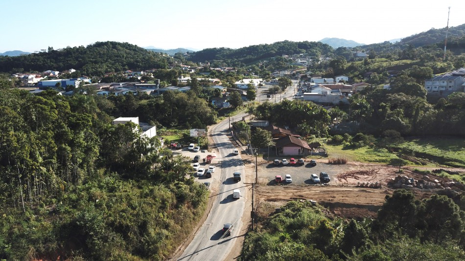 Prefeito assina ordens de serviço de obras aguardadas na Região Norte