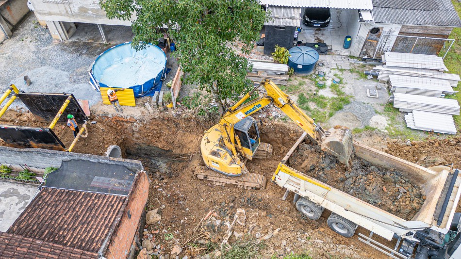 Macrodrenagem da Rua Divinópolis está na reta final e promete solucionar o problema de alagamentos na região