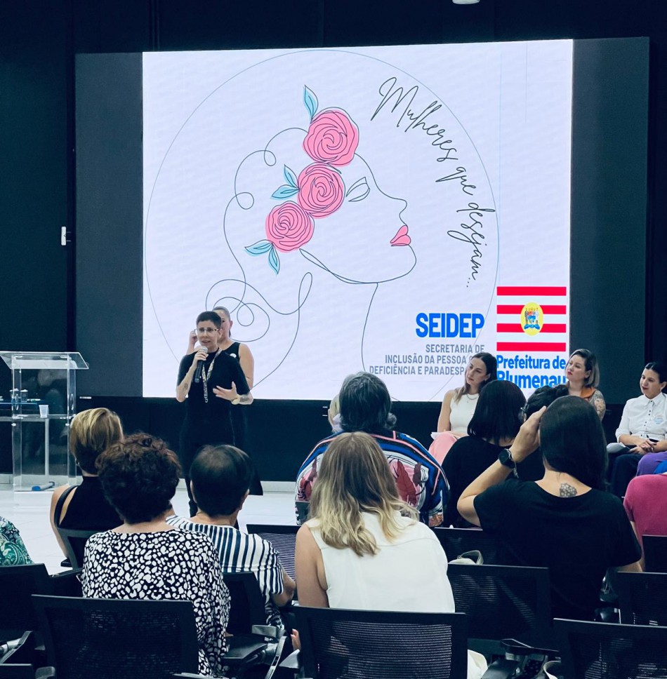 Evento "Mulheres que acolhem" debate deficiência e proteção às mulheres em Blumenau