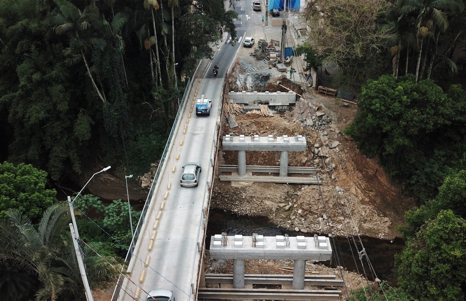 Construção da nova ponte na Rua Paraíba entra em reta final
