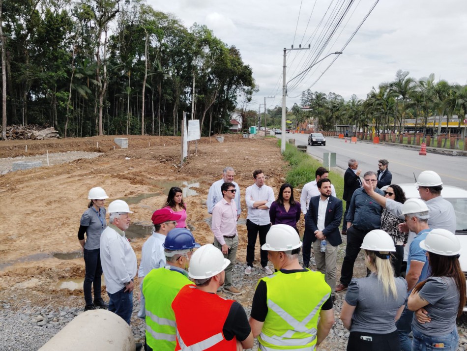 Representantes do Fonplata visitam Blumenau e vistoriam obras na cidade