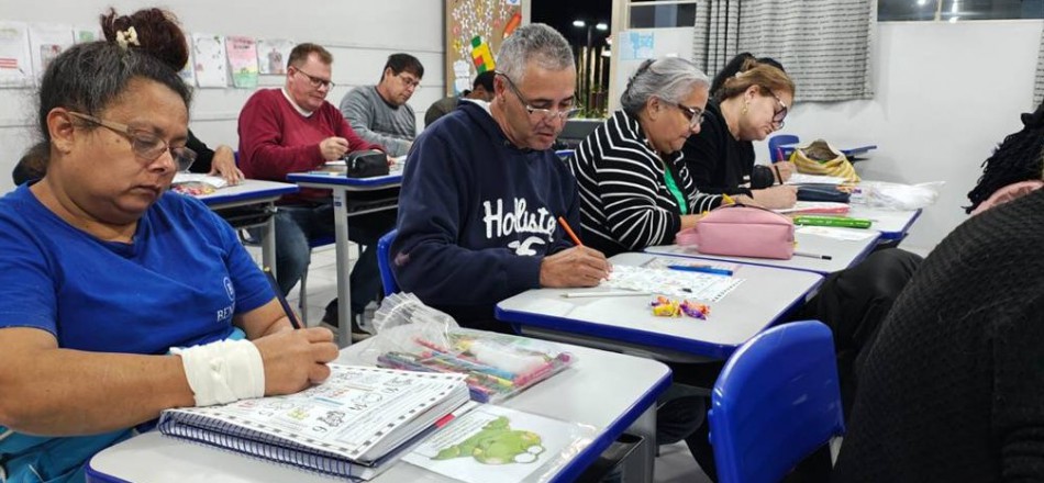Blumenau amplia oportunidades de alfabetização na educação de jovens e adultos