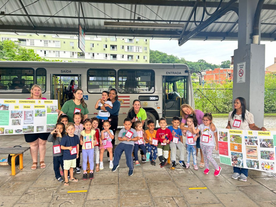 CEI Olga Brehmer promove ação de prevenção da dengue no Terminal de Ônibus da Velha