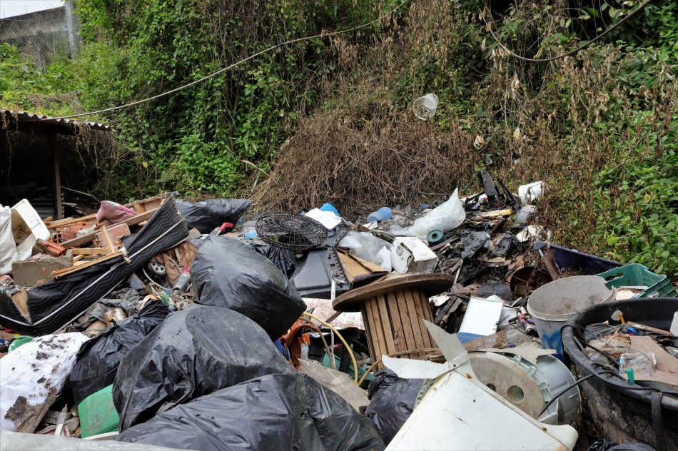 Equipe de combate à dengue recolhe 48 toneladas de entulho no bairro Tribess