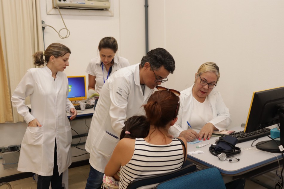 Mais de 680 procedimentos foram realizados no Centro de Atendimento Dengue nessa segunda-feira, dia 11