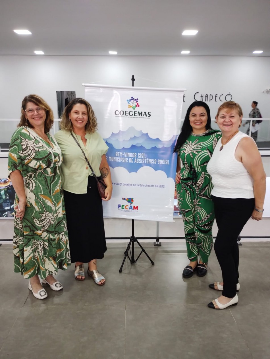 Blumenau participa de seminário sobre processo migratório em Chapecó