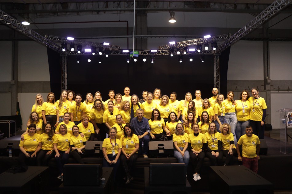 Evento reúne professores, estudantes e famílias no Parque Vila Germânica
