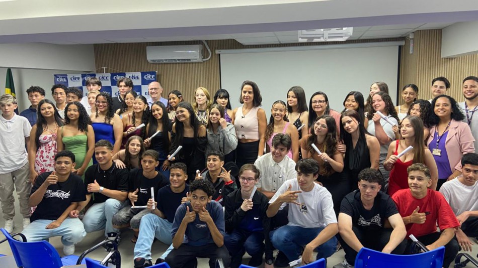 Programa de Iniciação ao Trabalho encerra 2025 capacitando mais de 530 adolescentes