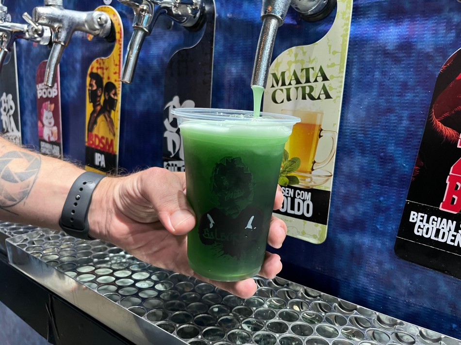 Cerveja exclusiva e até "cura ressaca", conheça algumas novidades da Oktoberfest 2025
