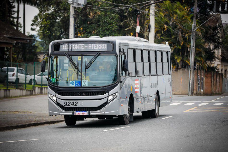 Desfile extra da Oktoberfest Blumenau terá reforço no transporte coletivo