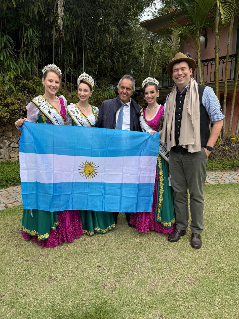 Brasil e Argentina brindam juntos em noite especial na 40ª edição da Oktoberfest Blumenau