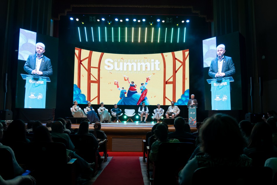Oktoberfest Summit chega ao segundo dia com foco em conteúdo e aprendizado